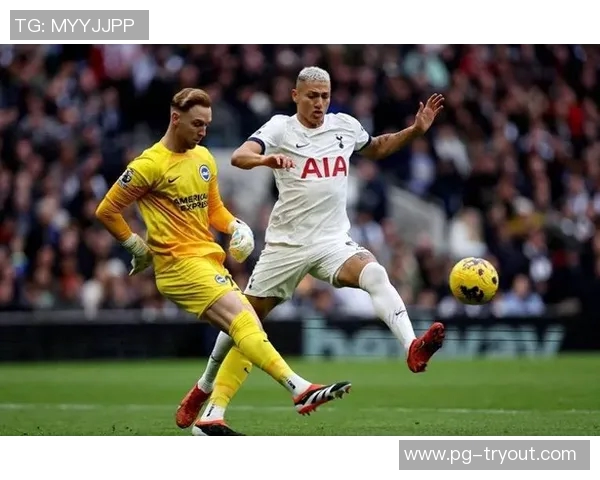 欧联杯热刺与巴萨战平乌龙球引发全场热议与转会传闻